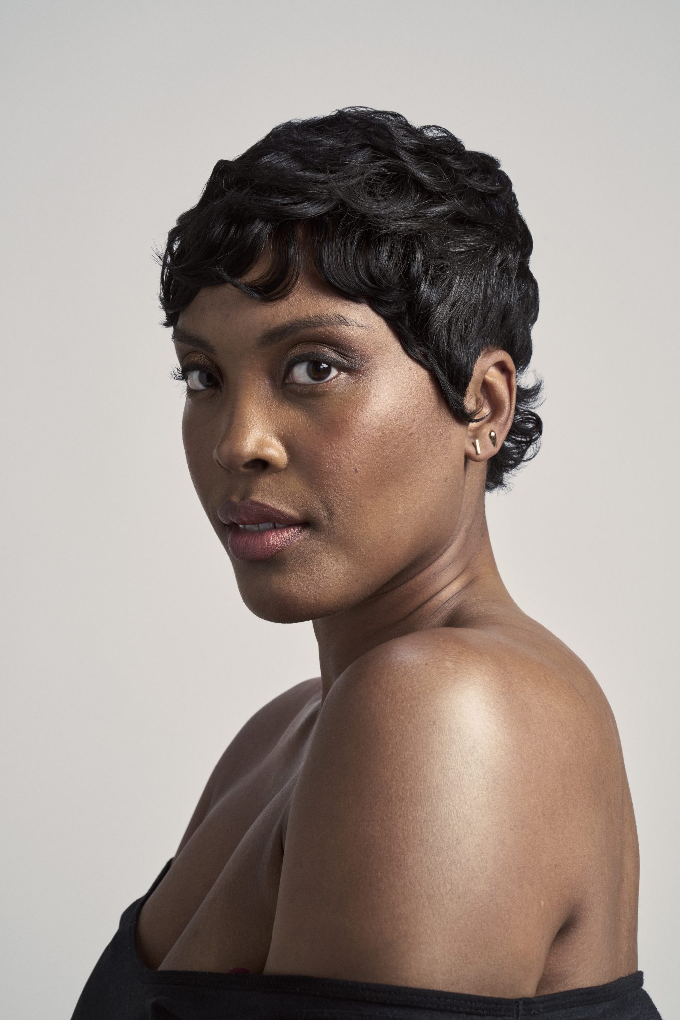 ELCS_1651995053_AV_AND_BU_SALON_COMPETITION_ELITE_STILLS_ASSET_004_MODEL_SUMMER_HERO_SINGLE_668