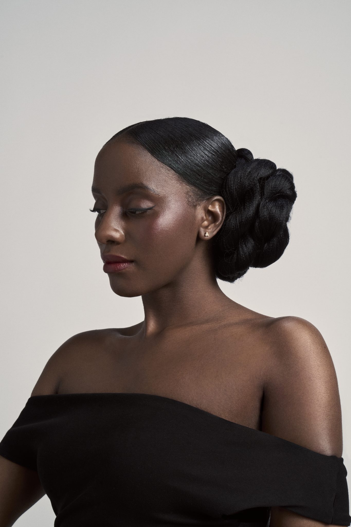 ELCS_1651995053_AV_AND_BU_SALON_COMPETITION_ELITE_STILLS_ASSET_011_MODEL_DOROTHY_HERO_SINGLE_1416